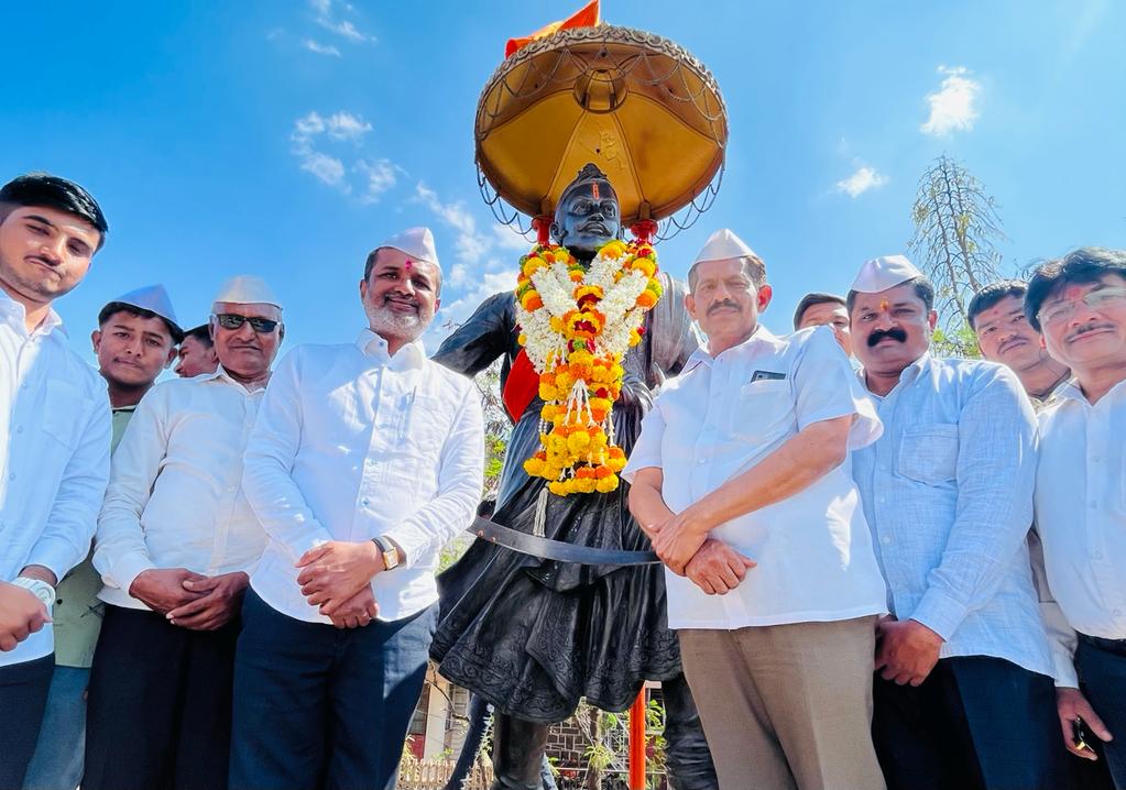 संभाजीराजे कीर्तिवंत, शूर राजे : धैर्यशील विजयसिंह पाटील   